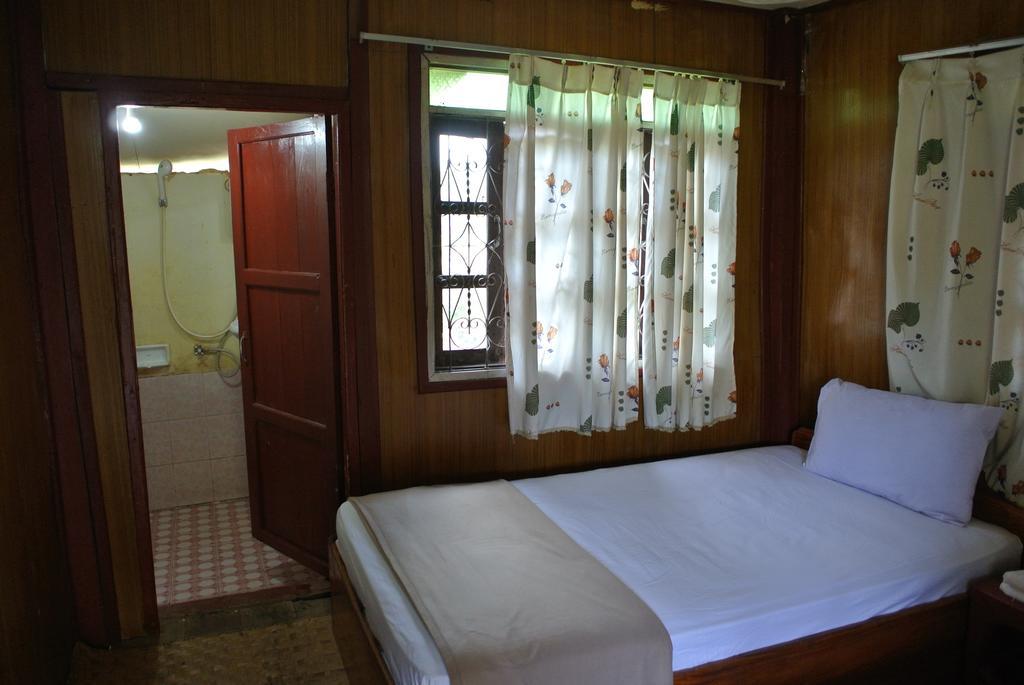 Dalom Guesthouse Ban Dondét Exterior foto